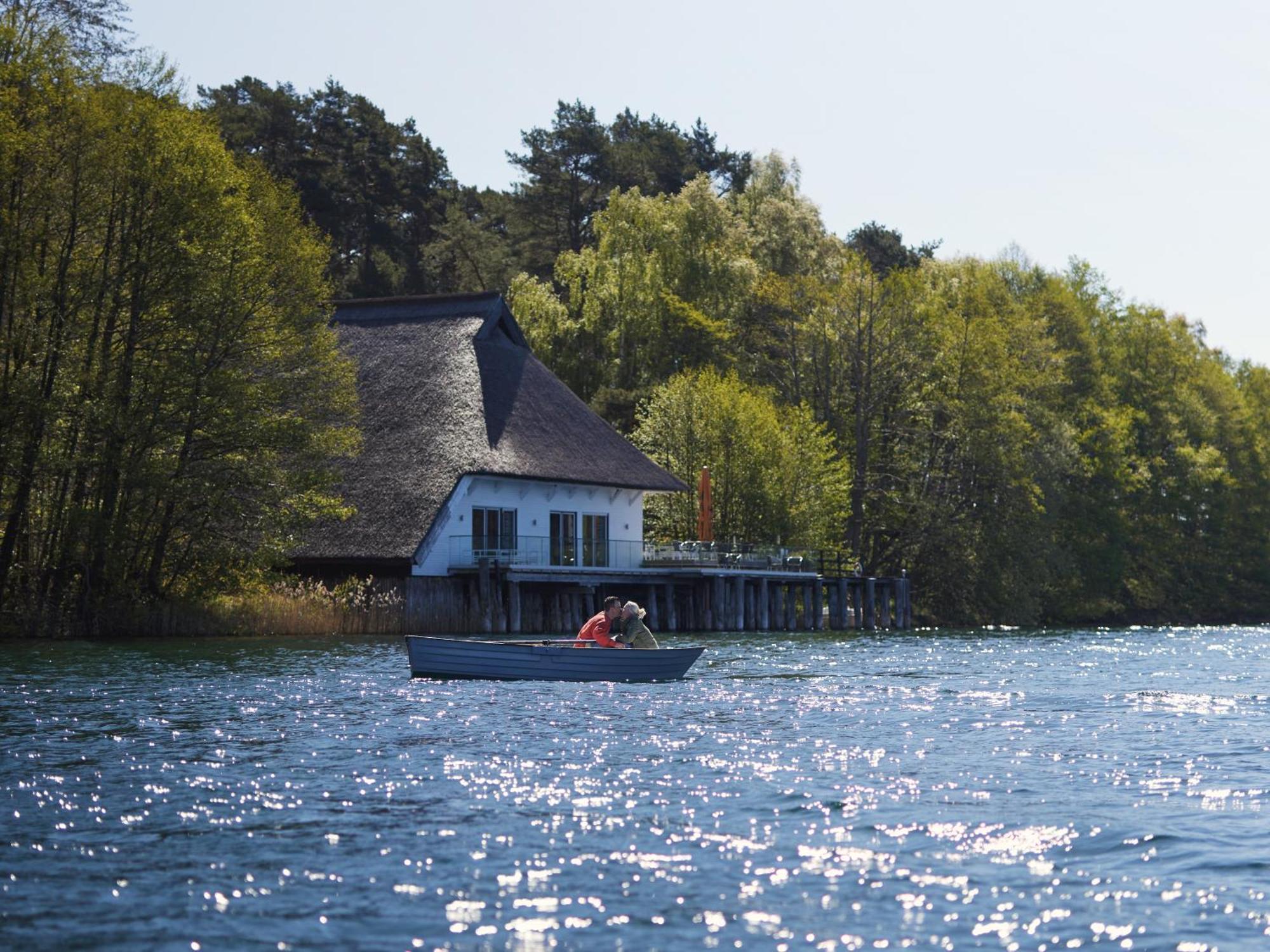 Отель Van Der Valk Naturresort Drewitz Nossentiner Huette